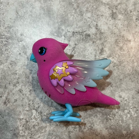 Little Live Pet Bird - Picture 2 of 2
